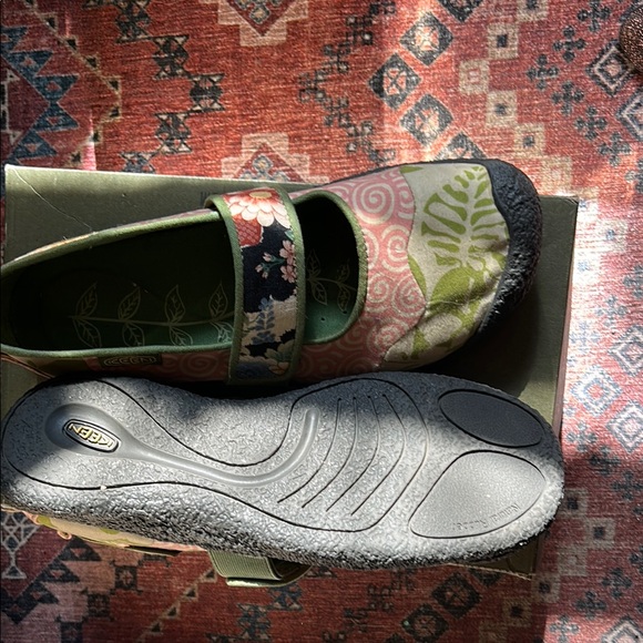 GUC Keen Harvest II Mary Jane Swirl Shoes - Picture 2 of 4